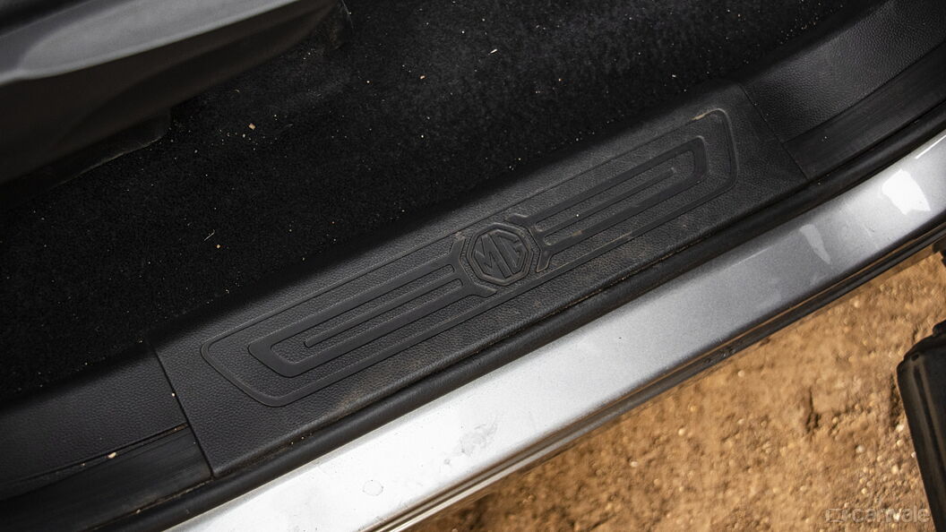 Discontinued MG Hector 2019 Front Scuff Plates