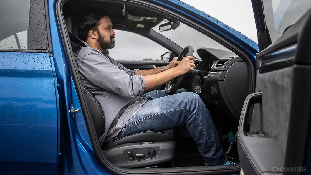 Superb Front Seat Headrest Image, Superb Photos in India CarWale