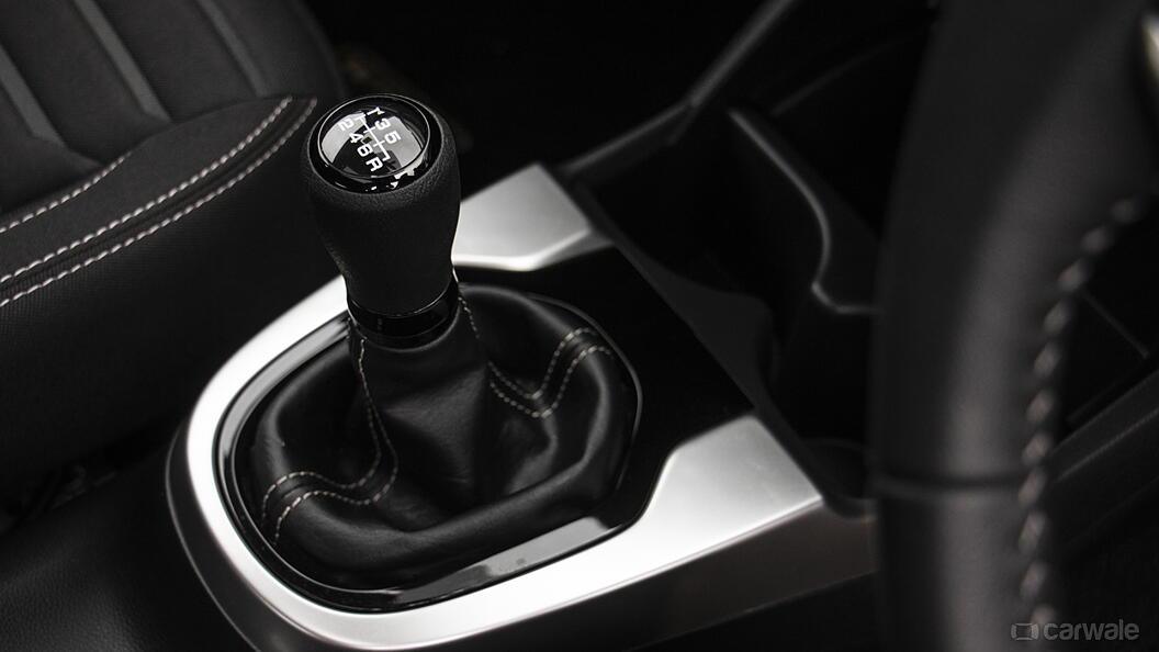 WR-V Gear Shifter/Gear Shifter Stalk Image, WR-V Photos in India - CarWale