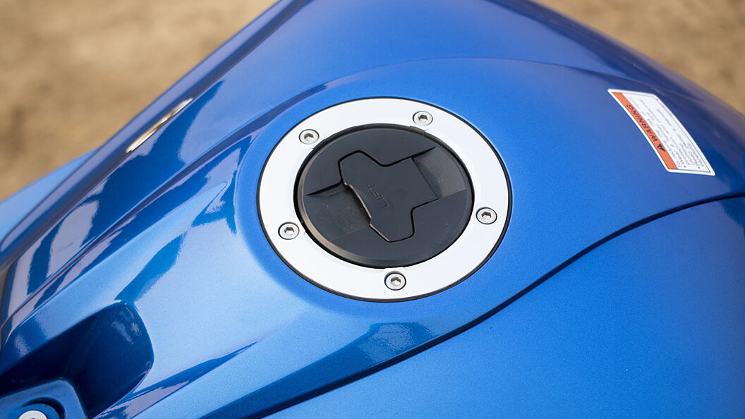 Gixxer petrol tank 2024 cap cover