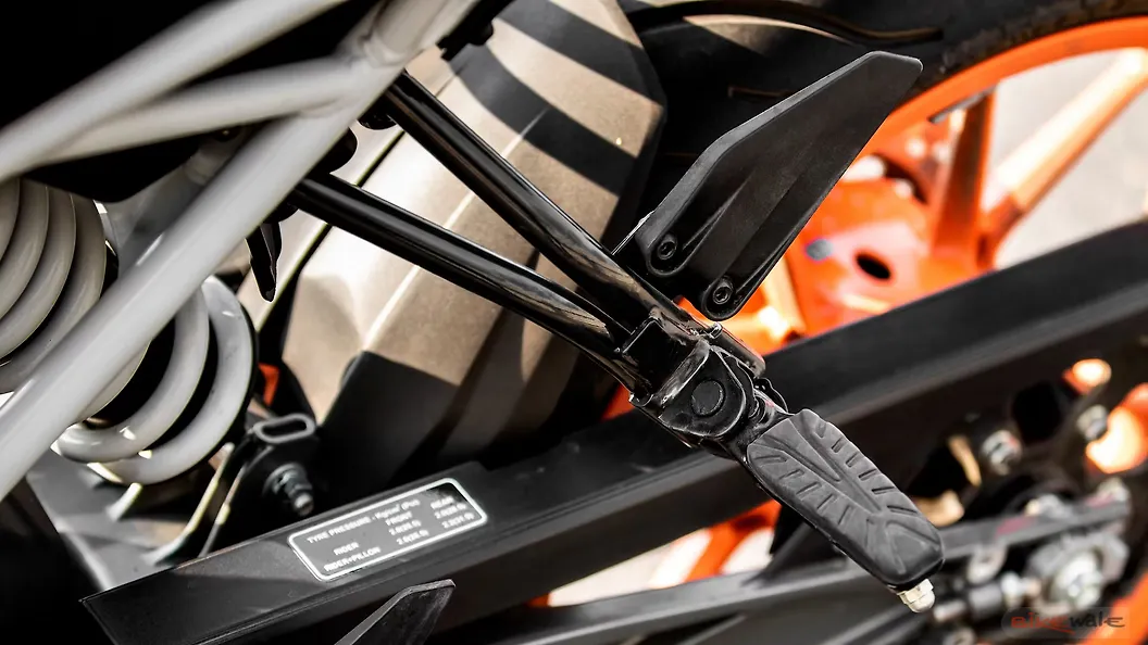 KTM 200 Duke [2021] Head Light Image BikeWale