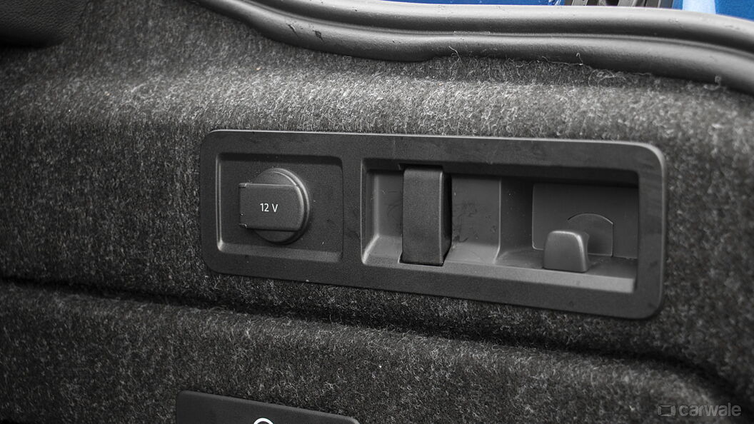 Discontinued Skoda Superb 2020 Levers/Buttons in Bootspace