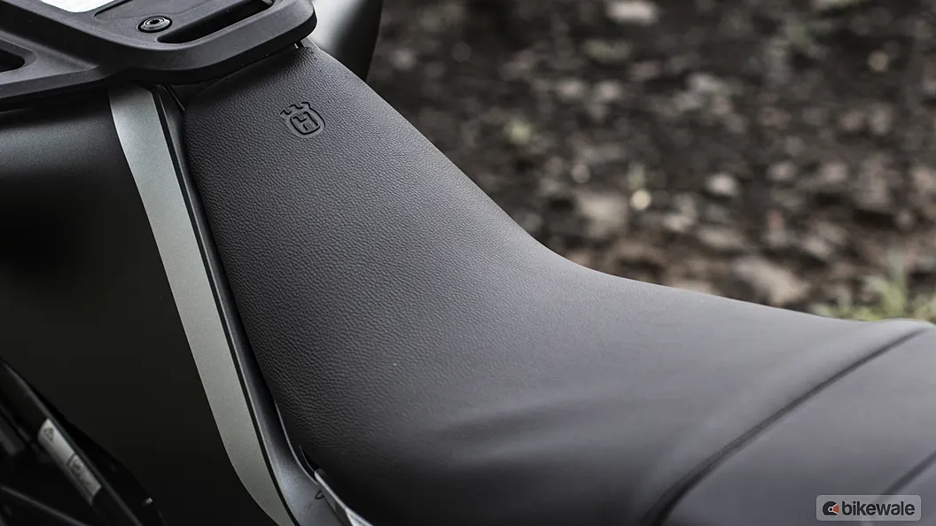 Husqvarna Svartpilen 250 Seat Image BikeWale