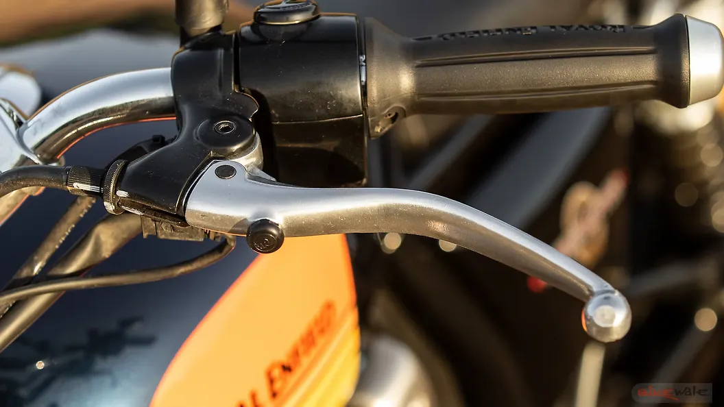 Royal Enfield Interceptor 650 Gear Shift Lever Image BikeWale
