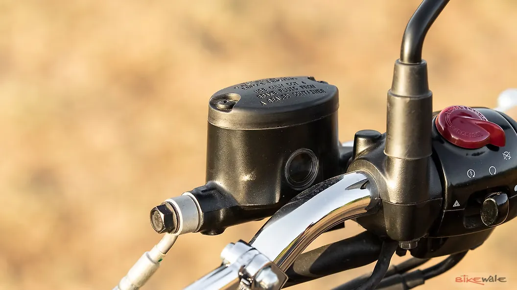 Royal Enfield Interceptor 650 Bar End weight Image – BikeWale