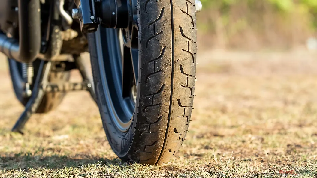Royal Enfield Interceptor 650 Bar End weight Image – BikeWale