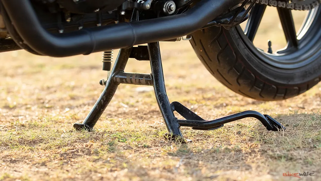 Royal Enfield Interceptor 650 Front Turn Indicators Image BikeWale