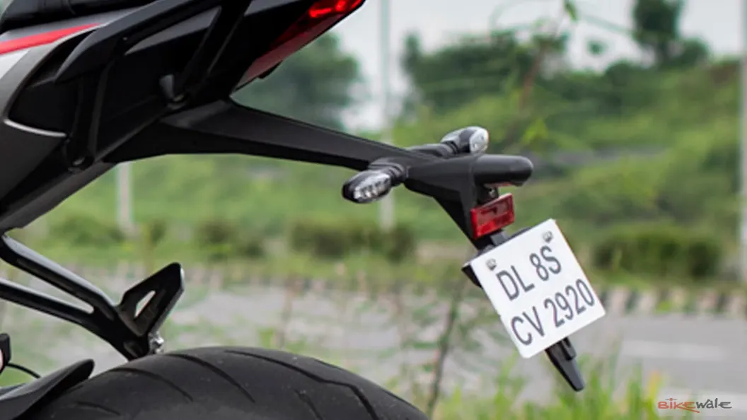 Triumph Street Triple R [2022] Wheels-Tyres Image – BikeWale