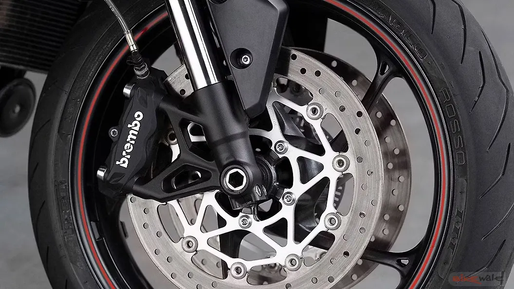 Triumph Street Triple R [2022] Wheels-Tyres Image – BikeWale