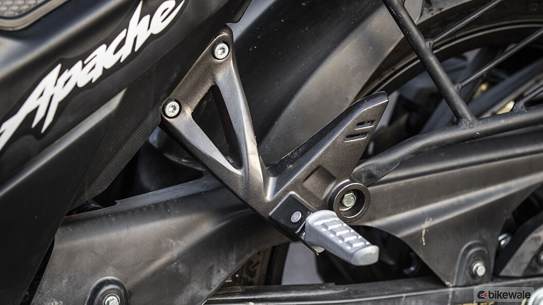 TVS Apache RTR 200 4V Pillion Footrest Image – BikeWale