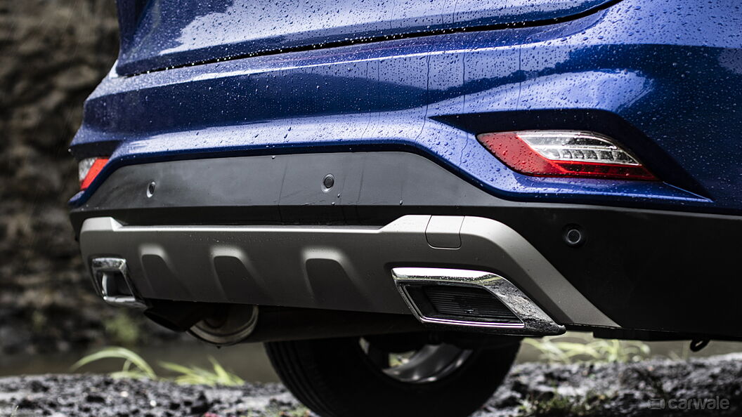 MG Hector Plus [2020-2023] Exhaust Pipes