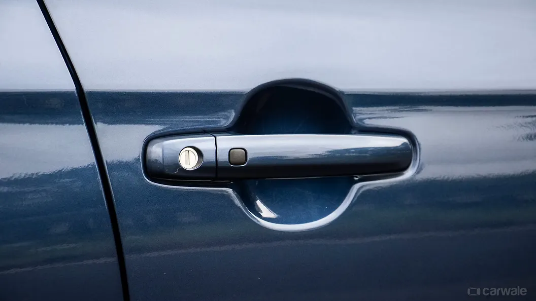 SCross Front Door Handle Image, SCross Photos in India CarWale