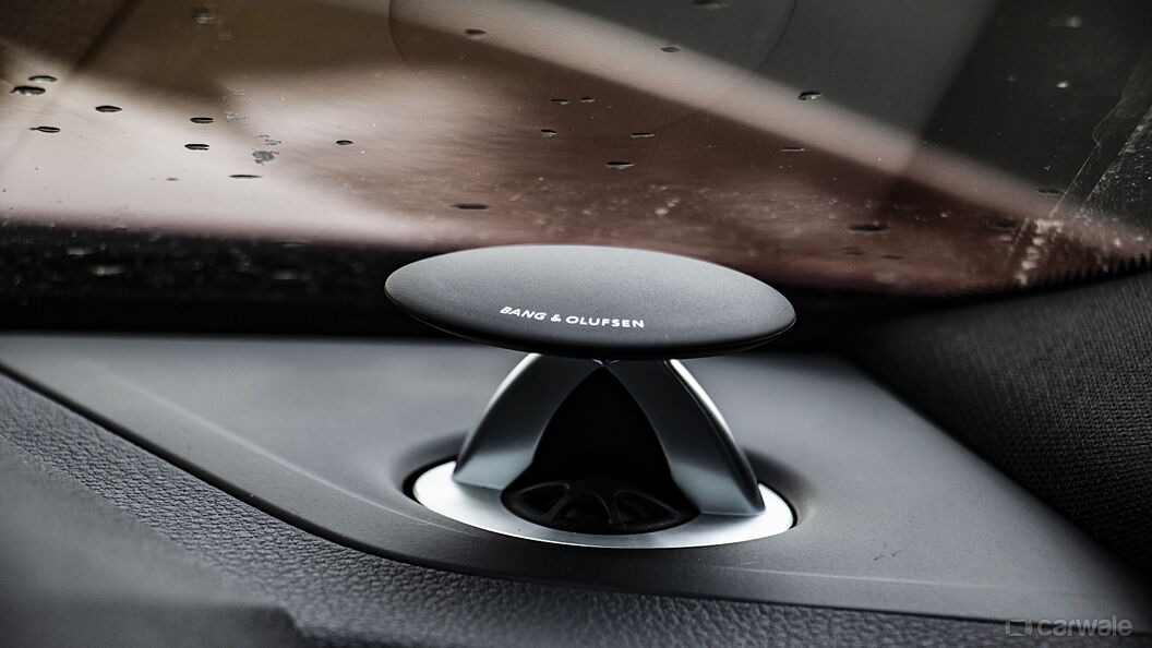 Audi Q8 Central Dashboard - Top Storage/Speaker