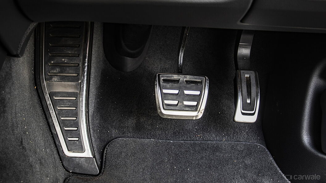 Audi Q8 Pedals/Foot Controls