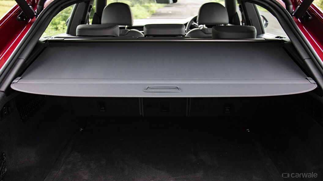 Audi Q8 Rear Parcel Shelf/Retractable