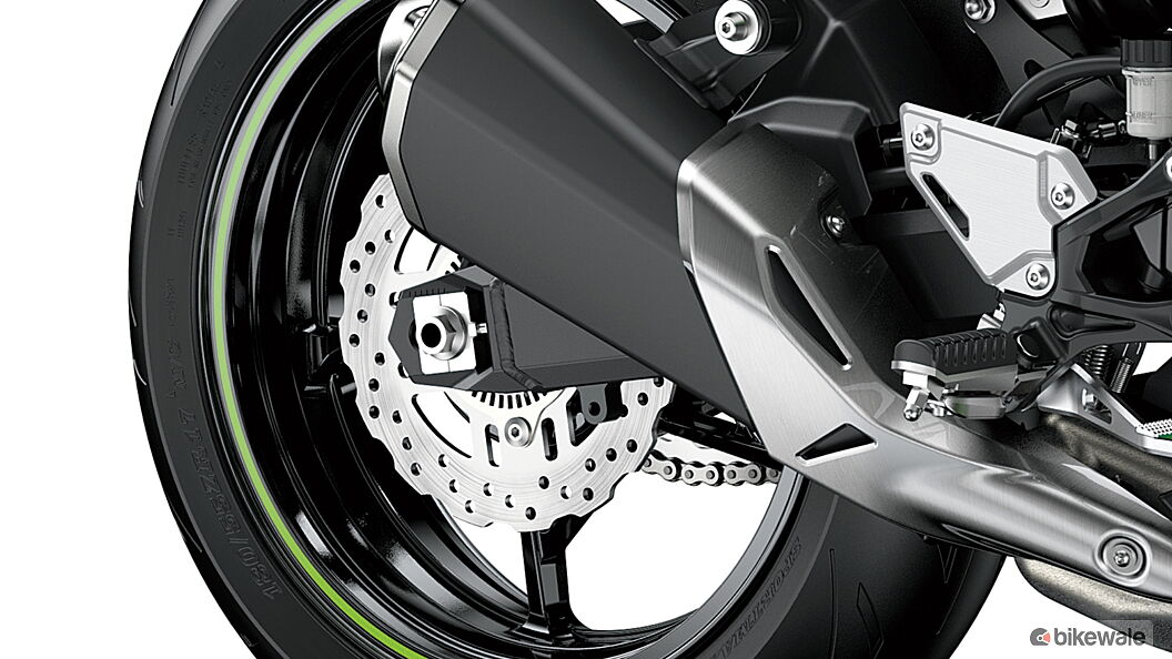 Kawasaki Z900 [2020-2021] Rear Wheel & Tyre