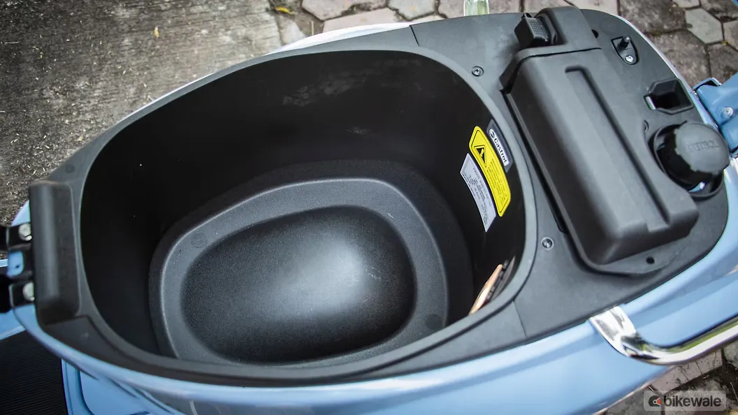 Vespa SXL 150 Underseat Storage Image BikeWale