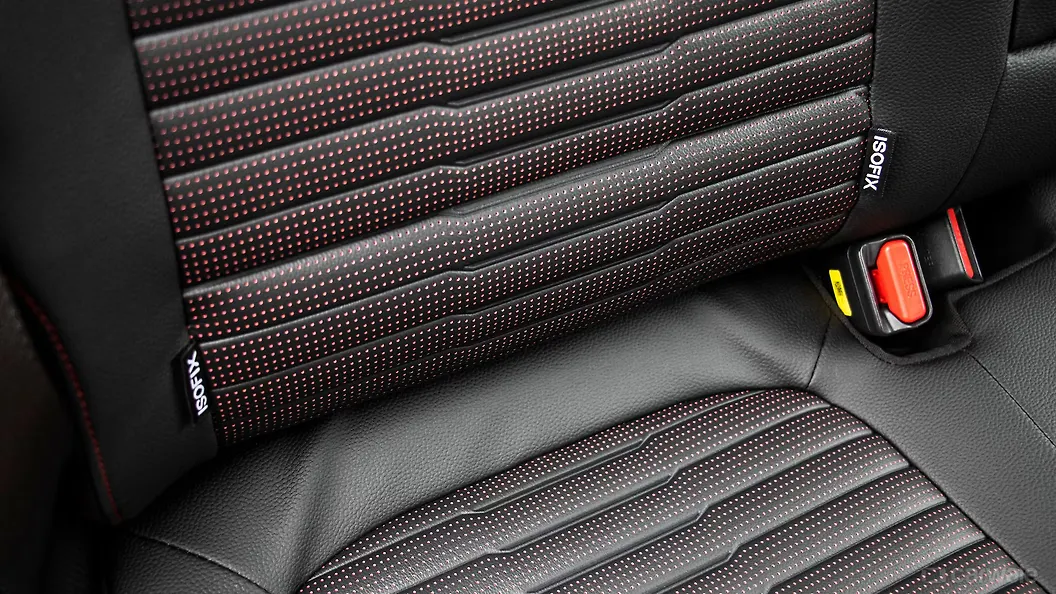 [20202022] ISOFIX Child Seat Mounting Point Rear Row Image