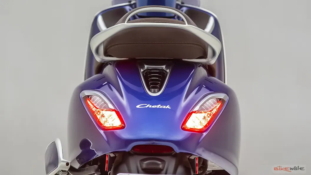 Bajaj Chetak Rear Fender Image – BikeWale