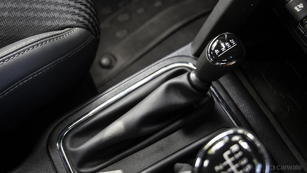 Thar Gear Shifter/Gear Shifter Stalk Image, Thar Photos in India - CarWale