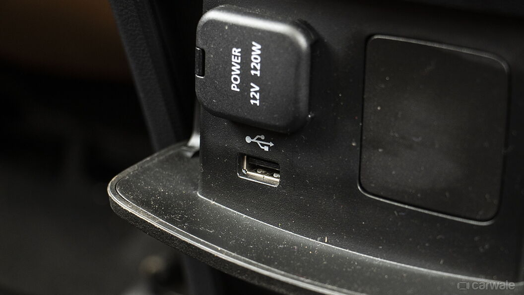 MG Gloster [2020-2022] USB Port/AUX/Power Socket/Wireless Charging
