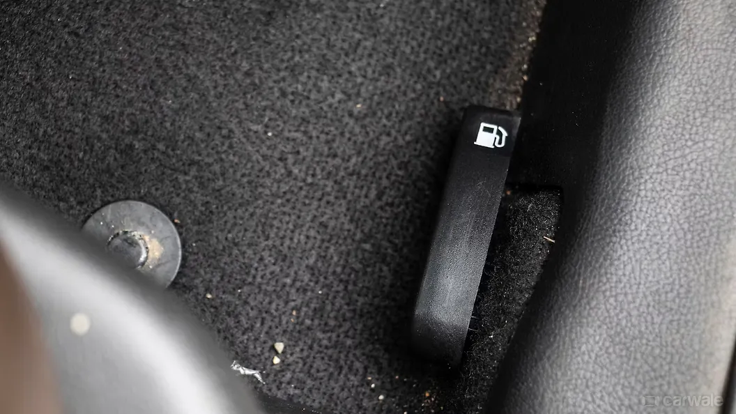 Kicks Open Fuel Lid Image, Kicks Photos in India CarWale