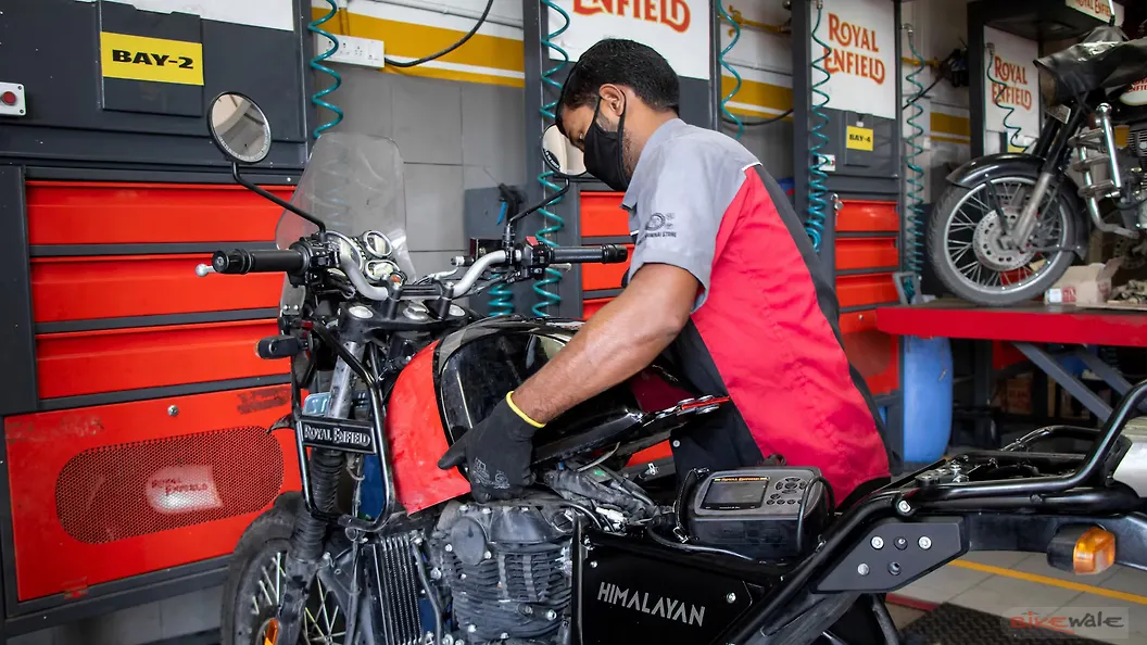 Royal Enfield Himalayan Front Mudguard Image BikeWale