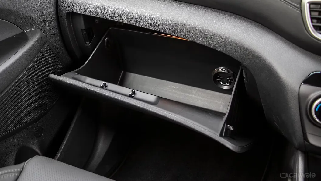 Tucson Glove Box Image, Tucson Photos in India CarWale