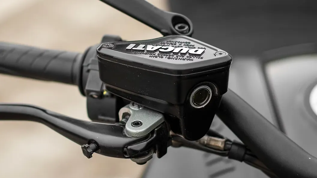 Ducati Diavel 1260 Front Brake Fluid Reservoir Image BikeWale