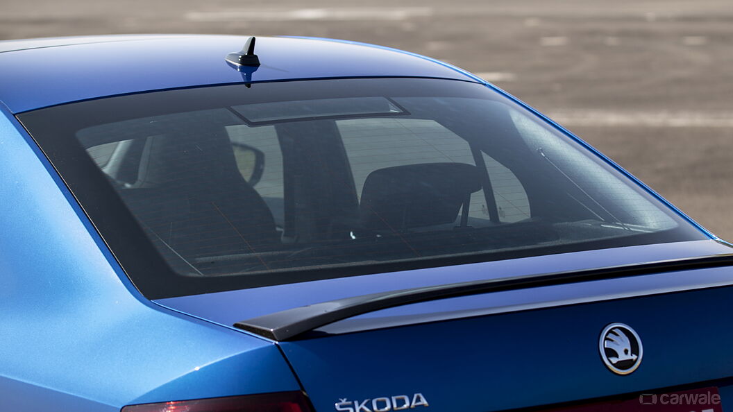 Skoda Octavia RS 245 Rear Windshield/Windscreen
