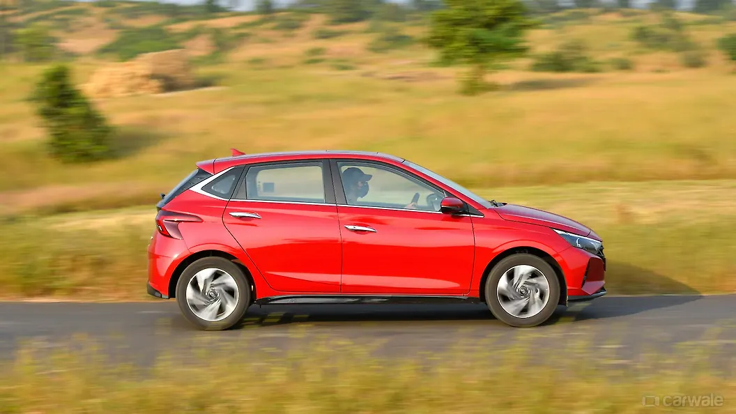 i20 Right Side View Image, i20 Photos in India - CarWale