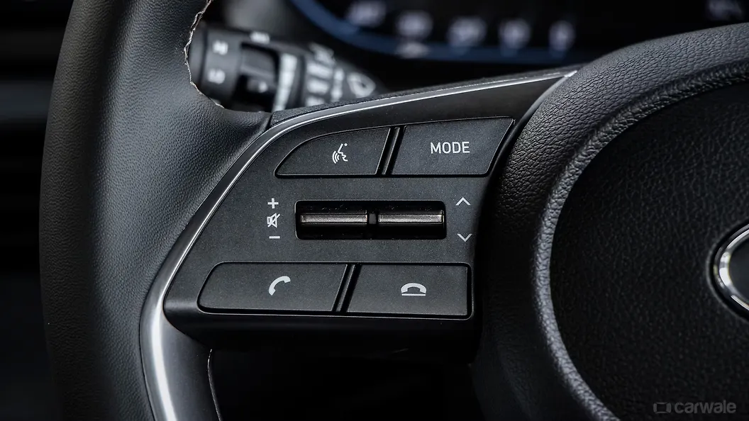 i20 Left Steering Mounted Controls Image, i20 Photos in India CarWale