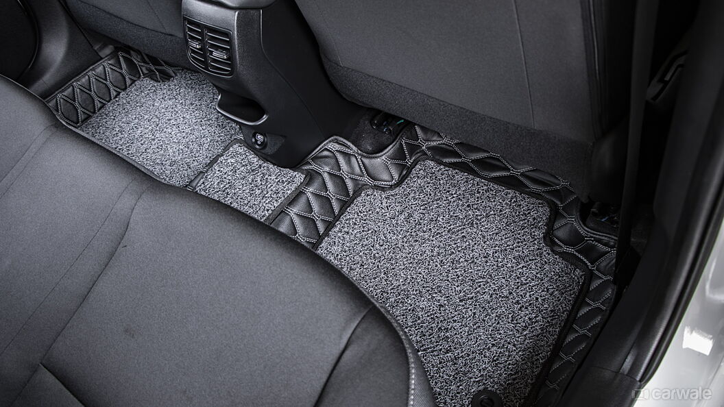 Hyundai i20 [2020-2023] Rear Row Seat Leg Rests