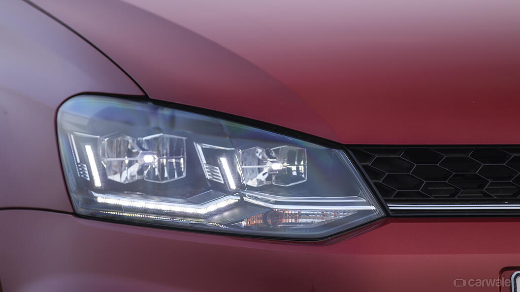 Vento Headlight Image, Vento Photos in India - CarWale