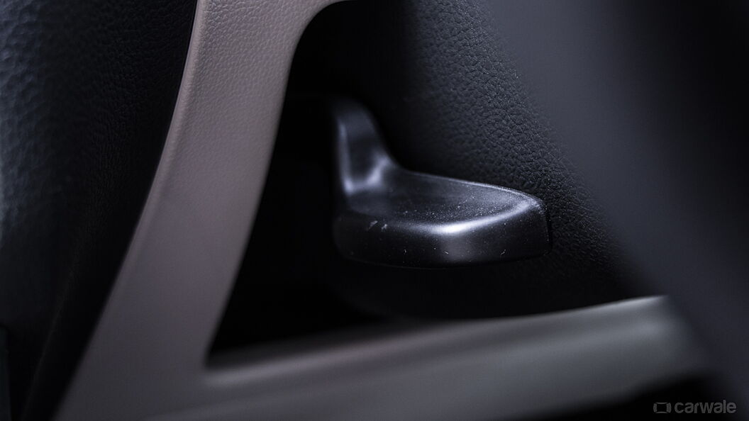 Volkswagen Vento Steering Adjustment Lever/Controller