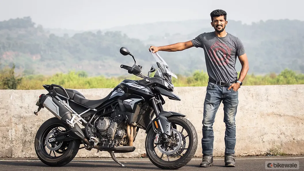 Triumph Tiger 900 [2020-2022] Right Front Three Quarter Image – BikeWale