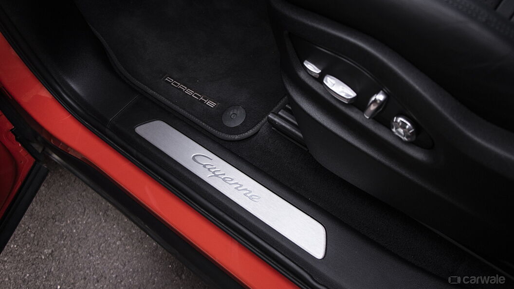 Porsche Cayenne Coupe Foot Board