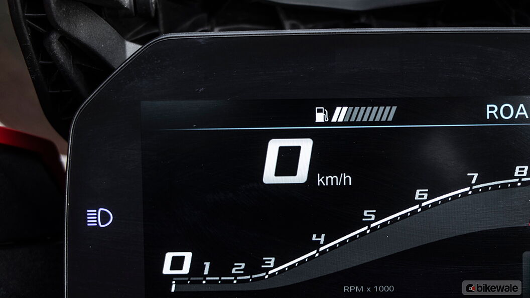 BMW F900XR [2021] Speedometer