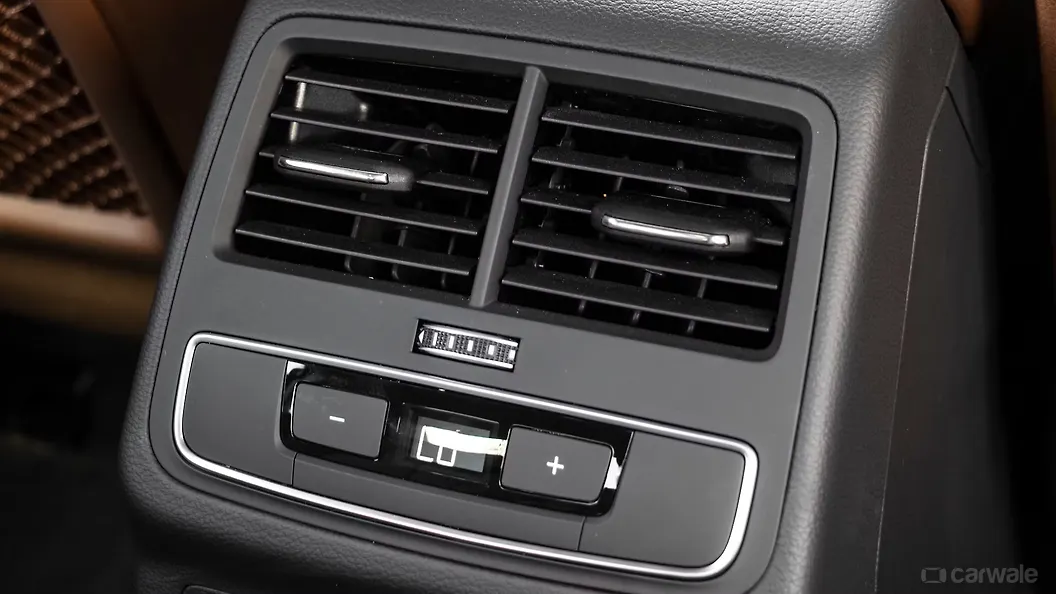 ऑडी a4 रियर रो एयर वेंट