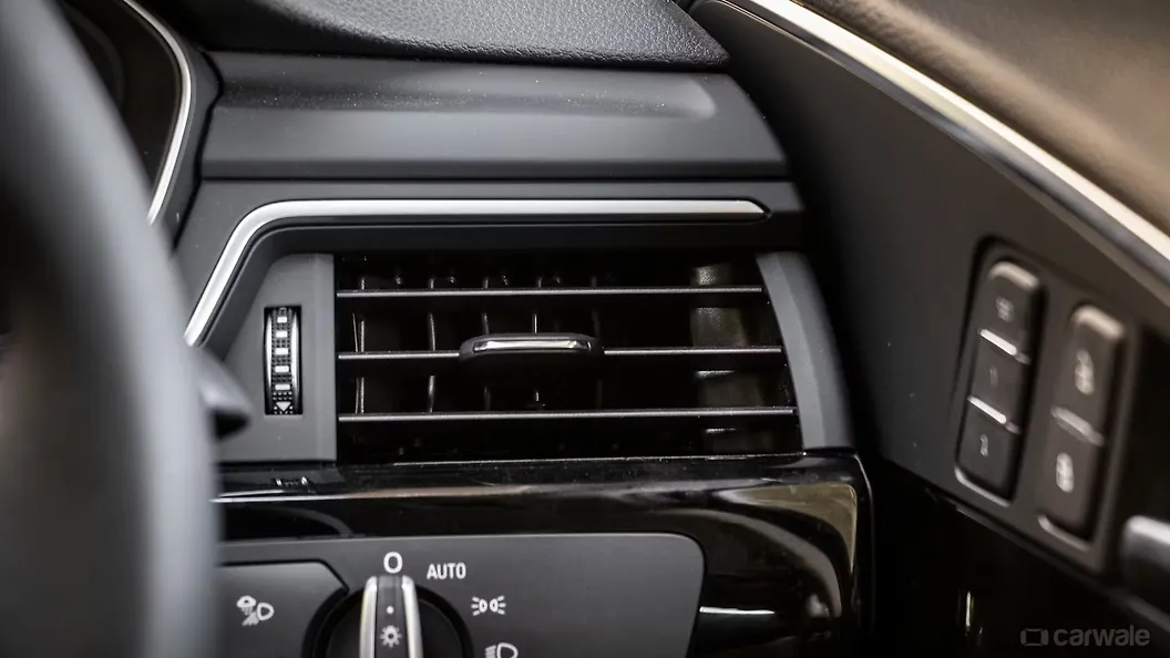 ऑडी a4 राइट साइड एयर वेंट