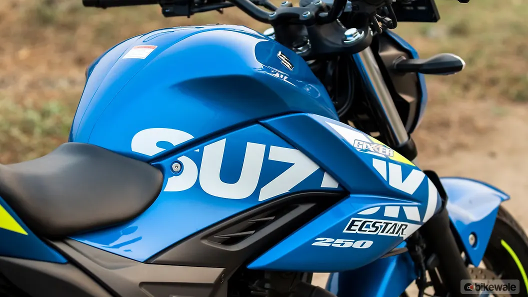 Suzuki Gixxer 250 Branding/Fuel Tank Decal Image BikeWale
