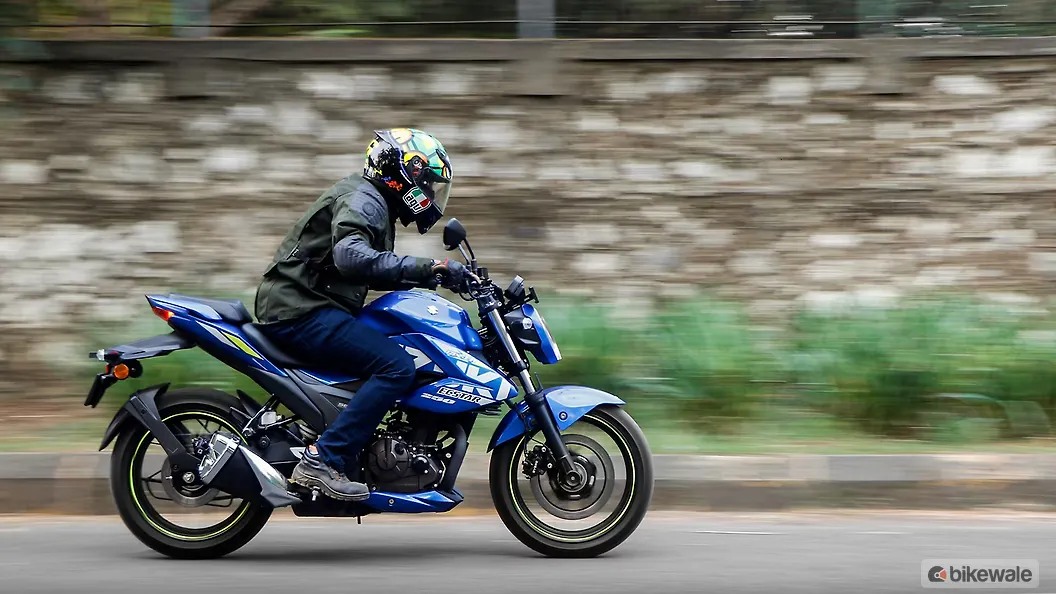 Suzuki Gixxer 250 Right Side View Image – BikeWale