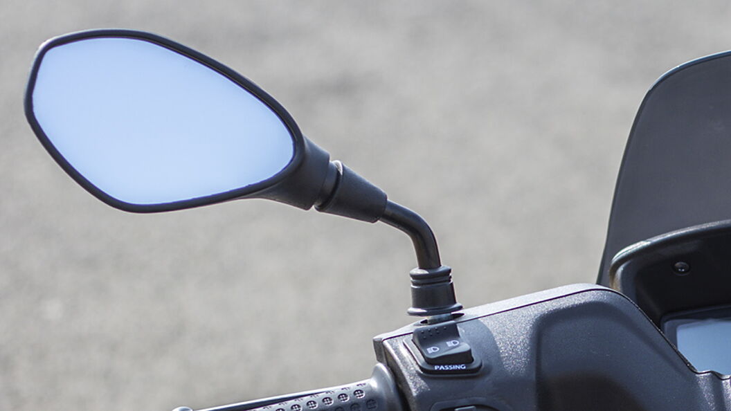 Aprilia mirror deals price