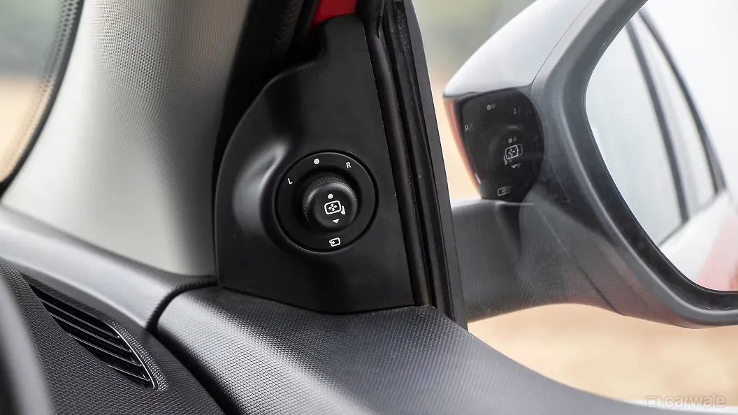 Nexon Outer Rear View Mirror ORVM Controls Image, Nexon Photos in India