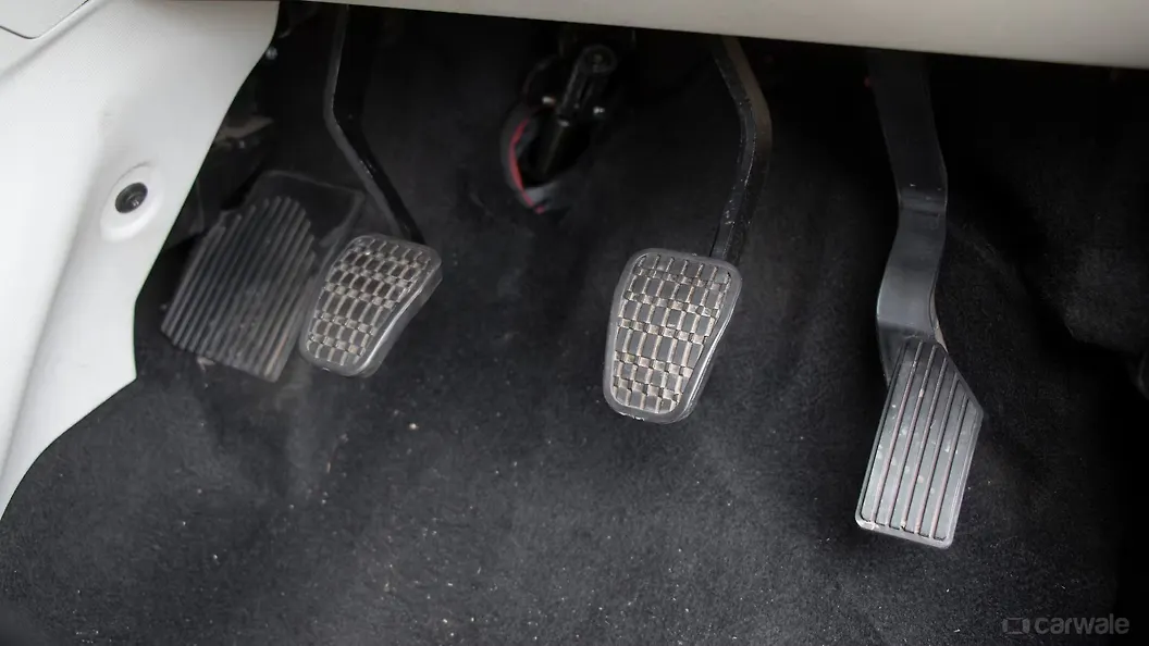 Nexon Pedals/Foot Controls Image, Nexon Photos in India CarWale