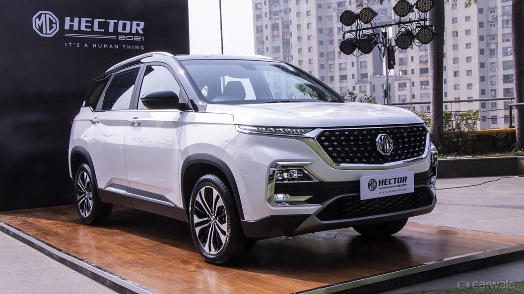 MG Hector Right Front Three Quarter