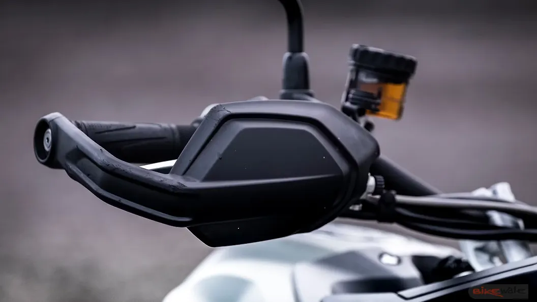 Triumph Tiger 900 Hand Guards Image BikeWale