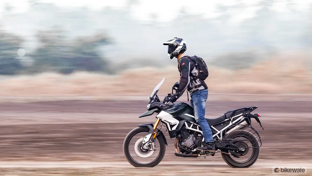 Triumph Tiger 900 [2020-2022] Rear View Image – BikeWale
