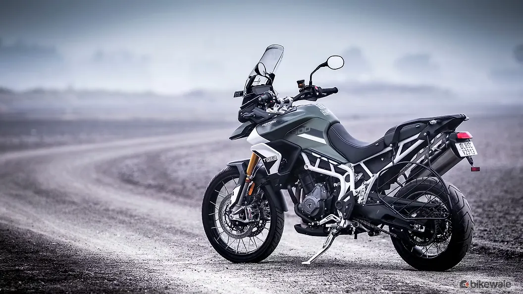 Triumph Tiger 900 [2020-2022] Right Rear Three Quarter Image – BikeWale
