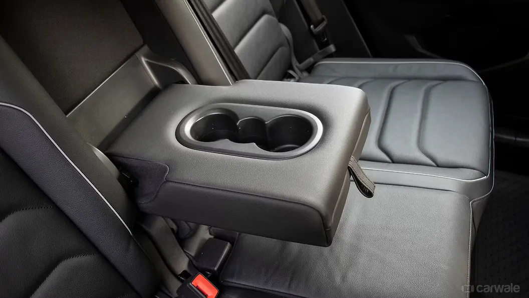 Tiguan Rear Cup Holders Image, Tiguan Photos in India CarWale